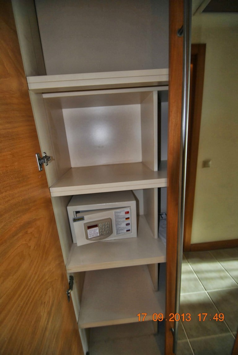 imagini hotel TITANIC LARA